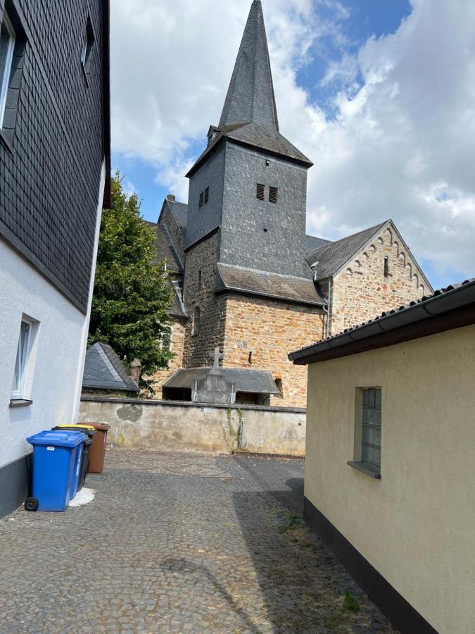 300 Jahre Altes Renoviertes Fachwerkhaus Villa Peterslahr Exterior photo